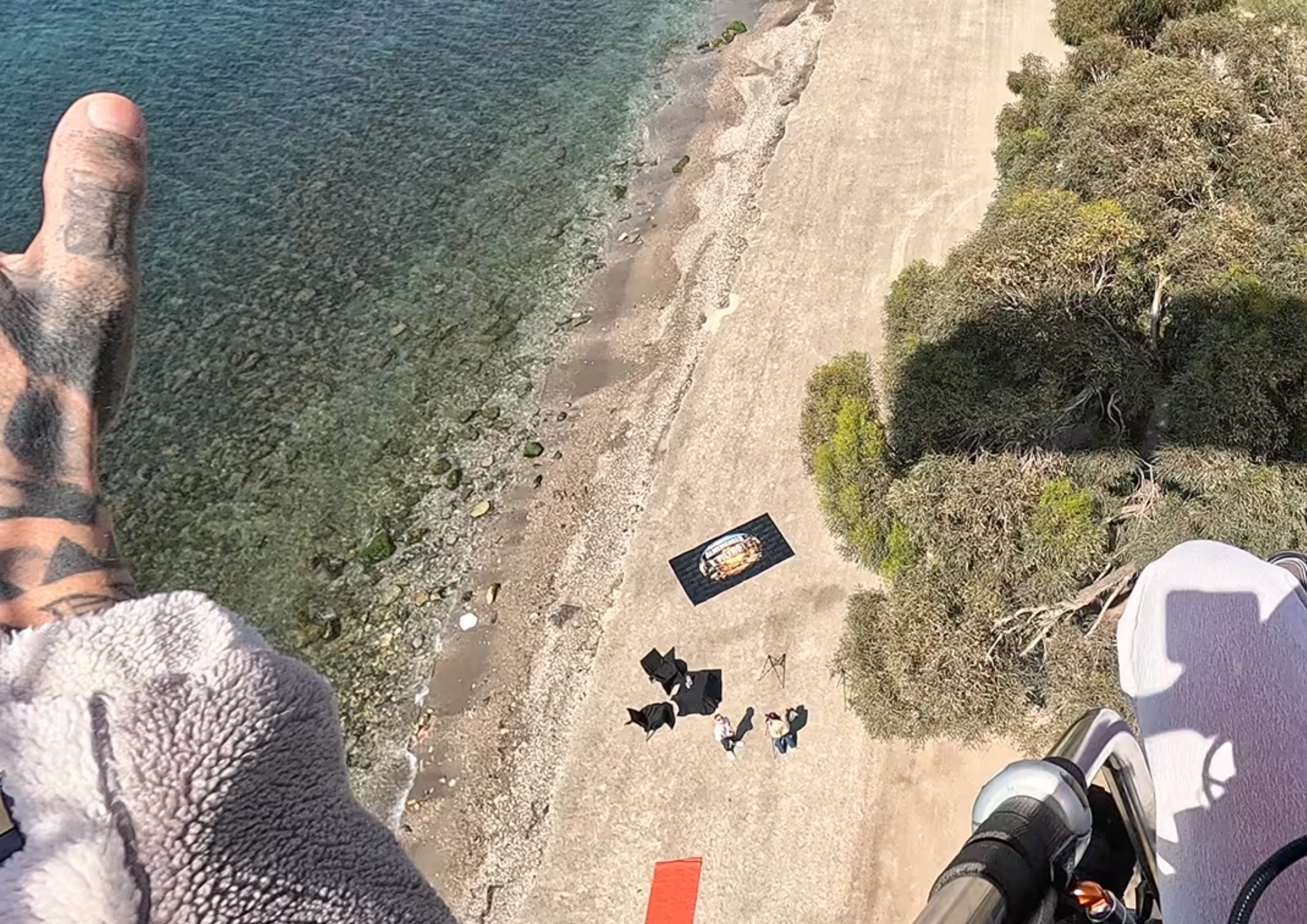 Vuelo en parapente sobre la costa de Almería